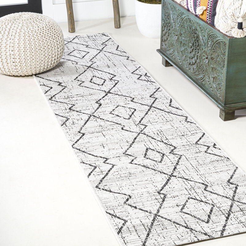 Mudge Tribal Diamond Trellis Ivory/Black Indoor/Outdoor Rug, Runner 2'2" x 8'