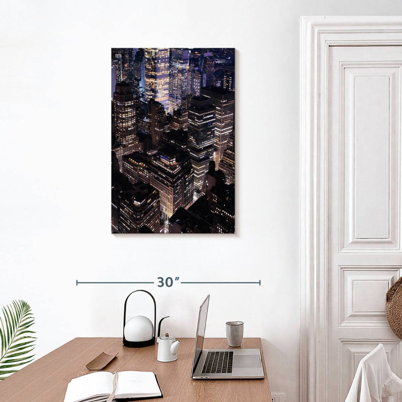 Lilie New York la nuit, H 30 po x l 20 po