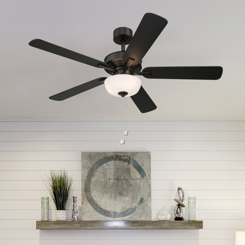 Ventilateur de plafond transitionnel intérieur / extérieur noir mat 52 po avec trois ampoules DEL 3000K Gallant II, Noir mat