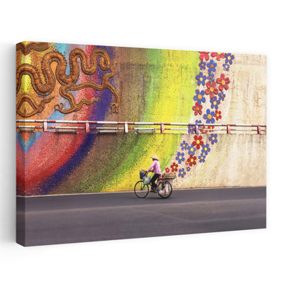 Hanoï, mosaïque murale, bicyclette, ville vibrante et colorée, art mural contemporain