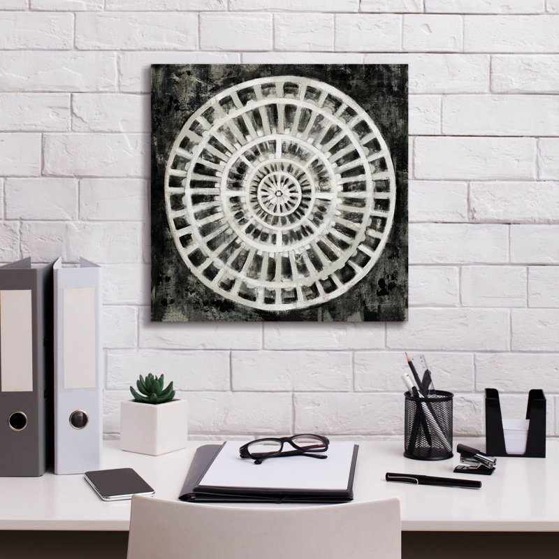 Art mural en toile Epic Graffiti «Black Textured Medallion» par Silvia Vassileva, 18 po x 18 po