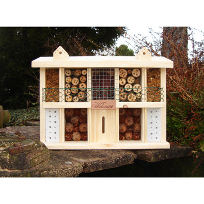 Allesha Free Standing Bumblebee House