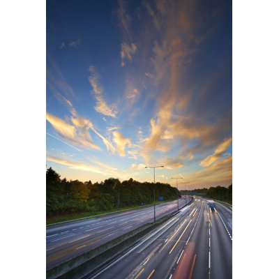 L'autoroute au coucher du soleil par Simonbradfield