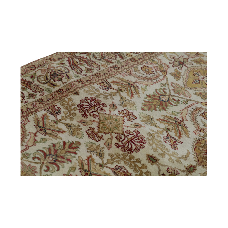 Sona Wool Oriental Indoor Rug