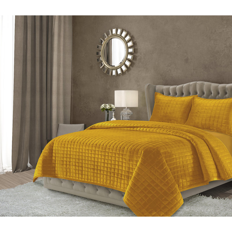 Tribeca Living Gold Velvet Twin Quilt Set with Shams