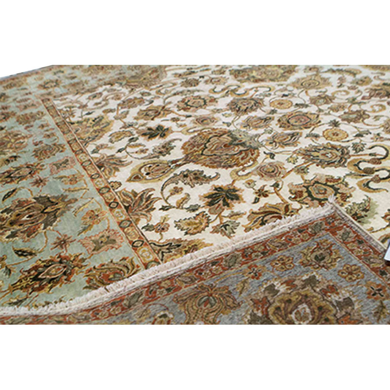 Oriental Area Rug in Cream/Light Blue