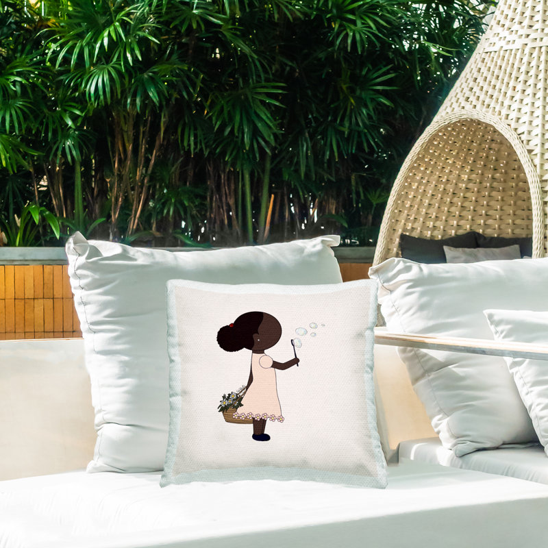 Conception de coussin d'extérieur «Girl with Bubbles» par Sierra Siler, Fille beige / brune