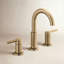 Robinet pour salle de bain à 3 trous et 2 poignées avec ensemble de drain Delta Nicoli-83640491
