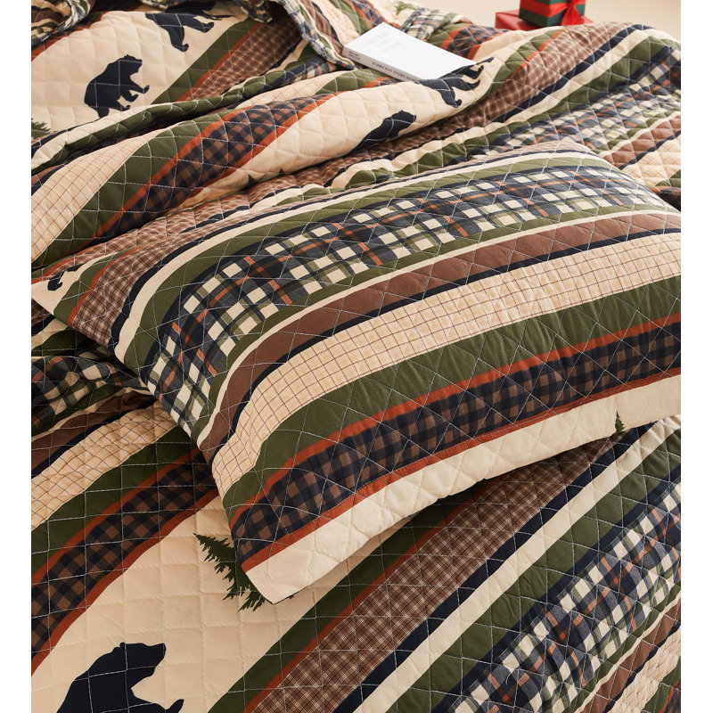 3-piece Black Bear Holiday Stitched Quilt Set, Twin Quilt + 1 Standard Sham, Beige Animal Print