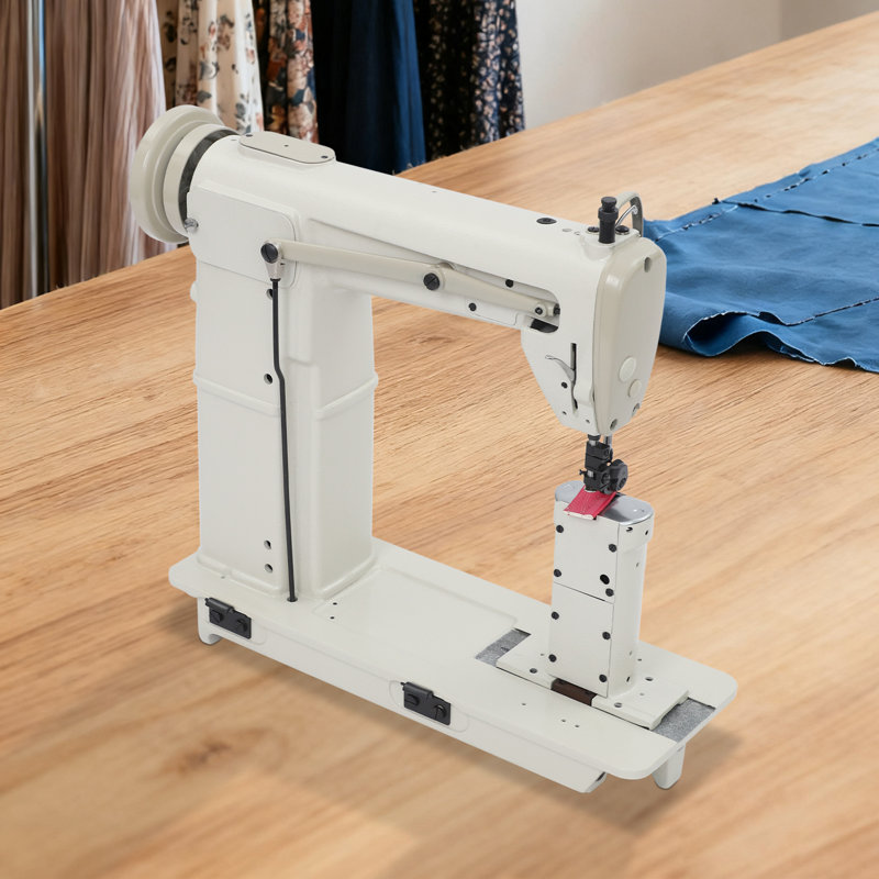 Tête de machine à coudre industrielle moderne avec repose-pieds réglable