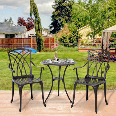 Ensemble de meubles de patio 3 pièces Red Barrel Studio®, ensemble de conversation de jardin extérieur avec table basse, 2 chaises et trou pour parasol, brun