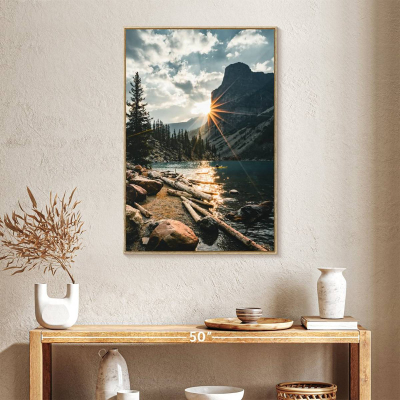 Moraine Lake Sunburst, Cadre flottant en bois naturel, 25 po x 37 po