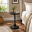 Petite table d'appoint ronde en métal avec base piédestal