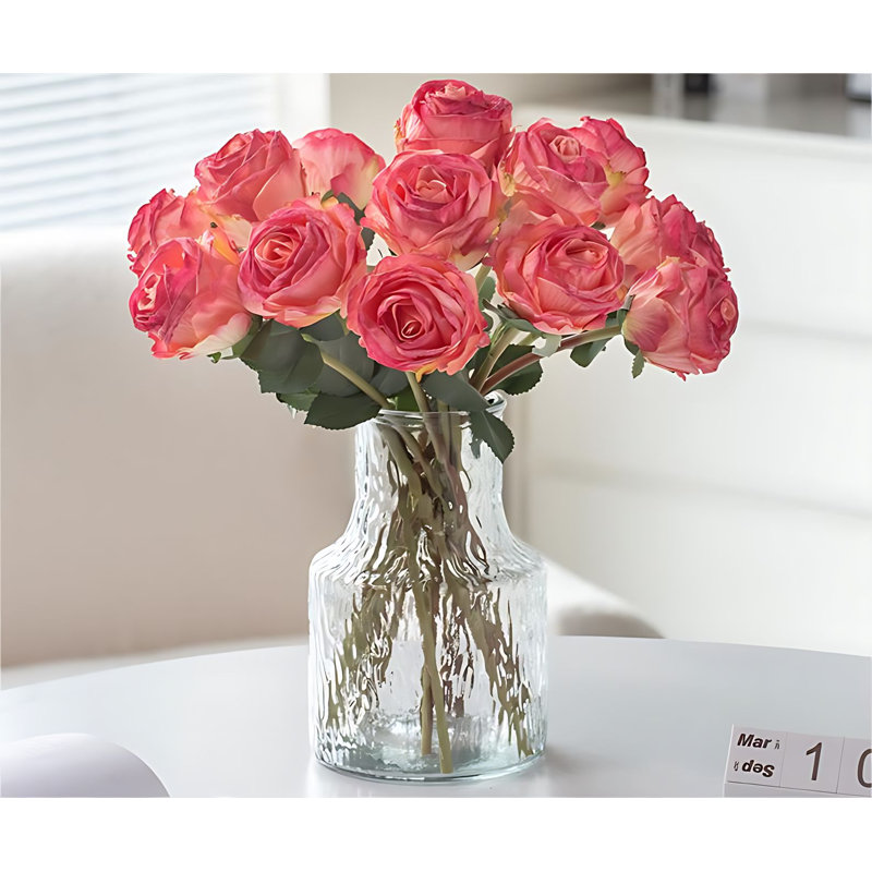 Arrangement floral rose en plastique dans un vase, Rouge
