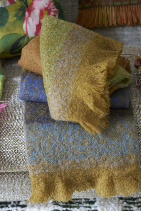 Throws & Blankets