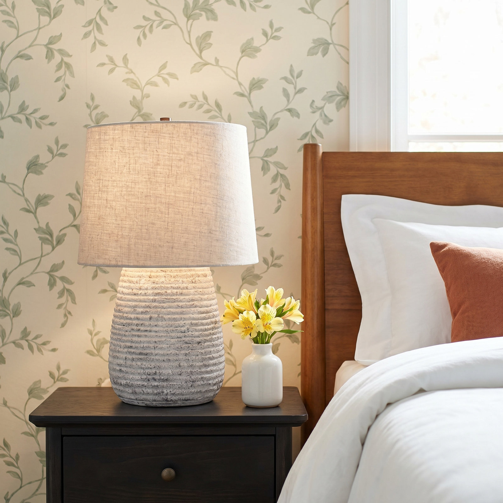 Fieldsboro Ceramic Table Lamp