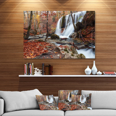 Crimea Waterfall in the Fall - Photographie sans cadre sur métal