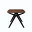 Élégante table de salle à manger en bois avec des pieds en bois d'hévéa durables, parfaite pour les espaces de salle à manger modernes et élégants.