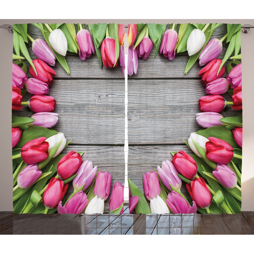 Rustikaler Vorhang, Rahmen von frischen Tulpen, Bunt, Umbrabraun Grün Rosa