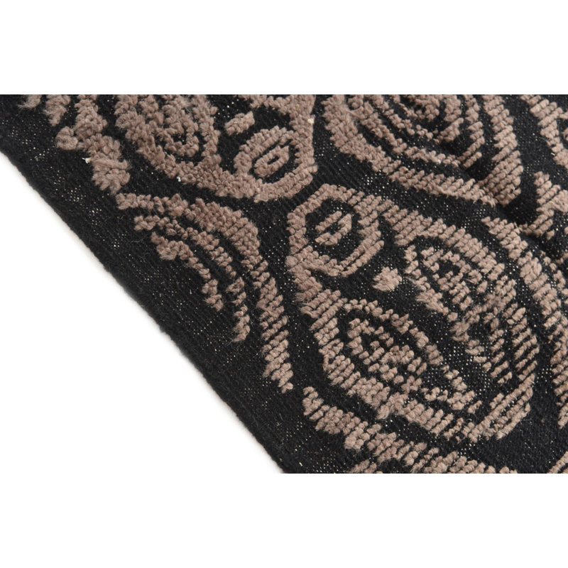 Tapis noir Noles