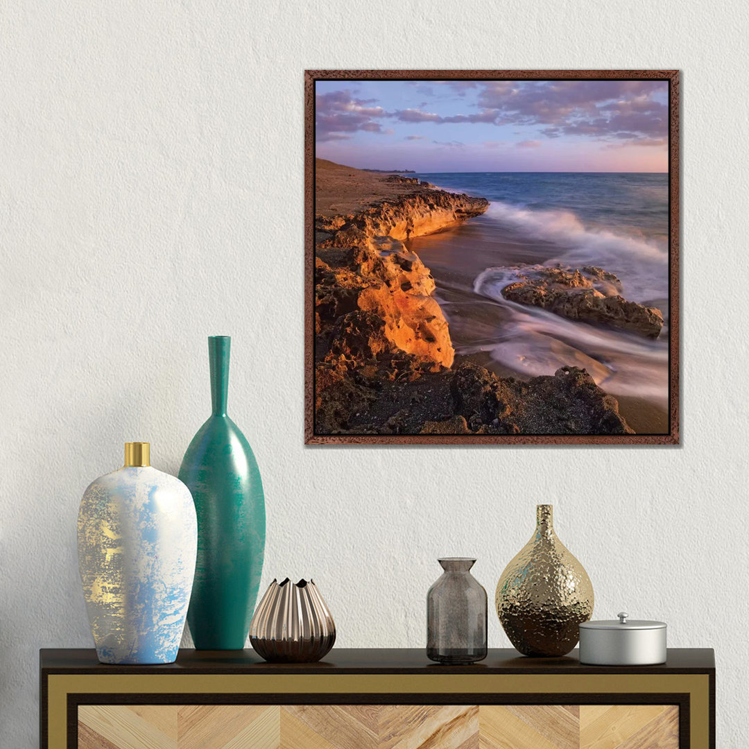 Beach At Dusk, Blowing Rocks Preserve, Florida von Tim Fitzharris - Galerie-verpackte Leinwand Giclée