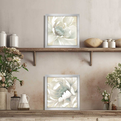 Ensemble de 2 impressions encadrées, "Winter Blooms" sous verre