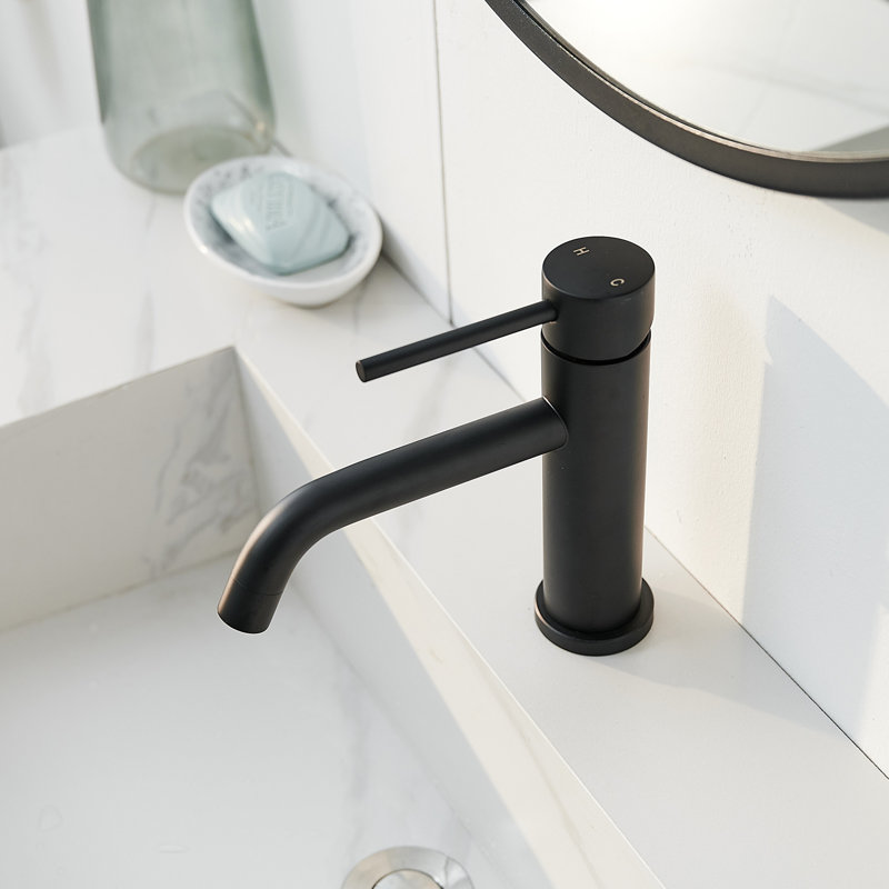 Single Hole Single-Handle Bathroom Faucet, Matte Black