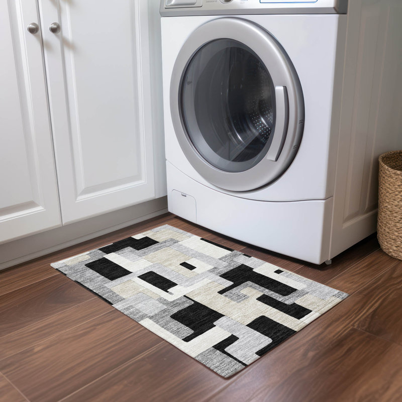  Chayden Non-Slip Indoor / Outdoor Area Rug, Rectangle 1'8" x 2'6"