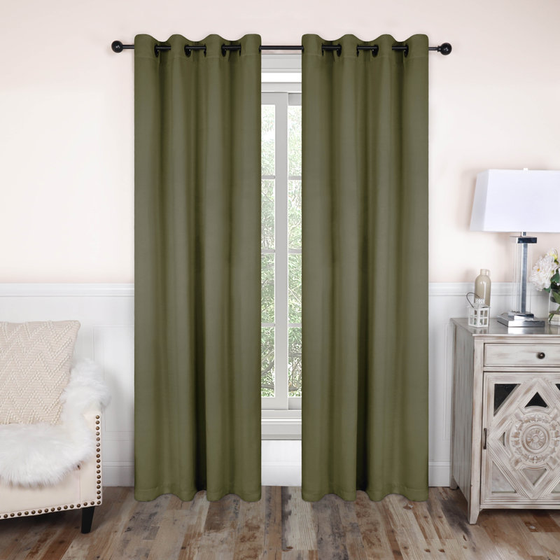 Paire de rideaux obscurcissant avec œillets Millendon, L 52 po x L 84 po, Vert olive