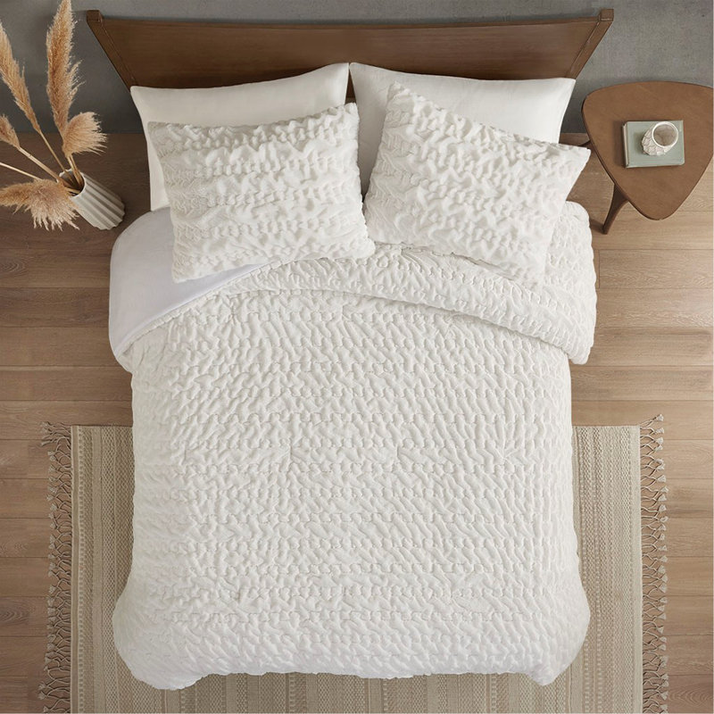 Full/Queen Ruched Fur Down Alternative Comforter Set, Full/Queen Comforter + 2 Shams