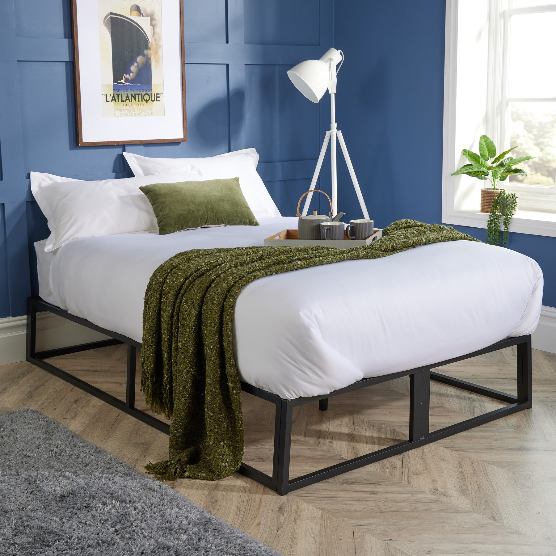Lassen Black Metal Industrial Platform Bed Frame