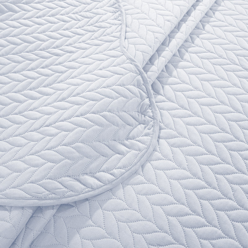 Microfiber Embossed Queen Quilt Sets| Hotel-Quality Bedspread, White, Queen Bedspread ( 90 x 96)+ 2 Standard Pillowcases