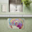 Tapis de sol anti-fatigue à motif de lamantins chromatique, design par Jennifer Seeley, 30 po x 18 po