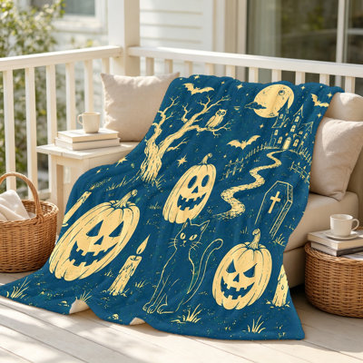 Spooky Halloween Throw Blanket, Festive Pumpkin Cat Design, Cozy Lightweight Plush Blanket for Sofa Couch Bed Room Home Decoration
