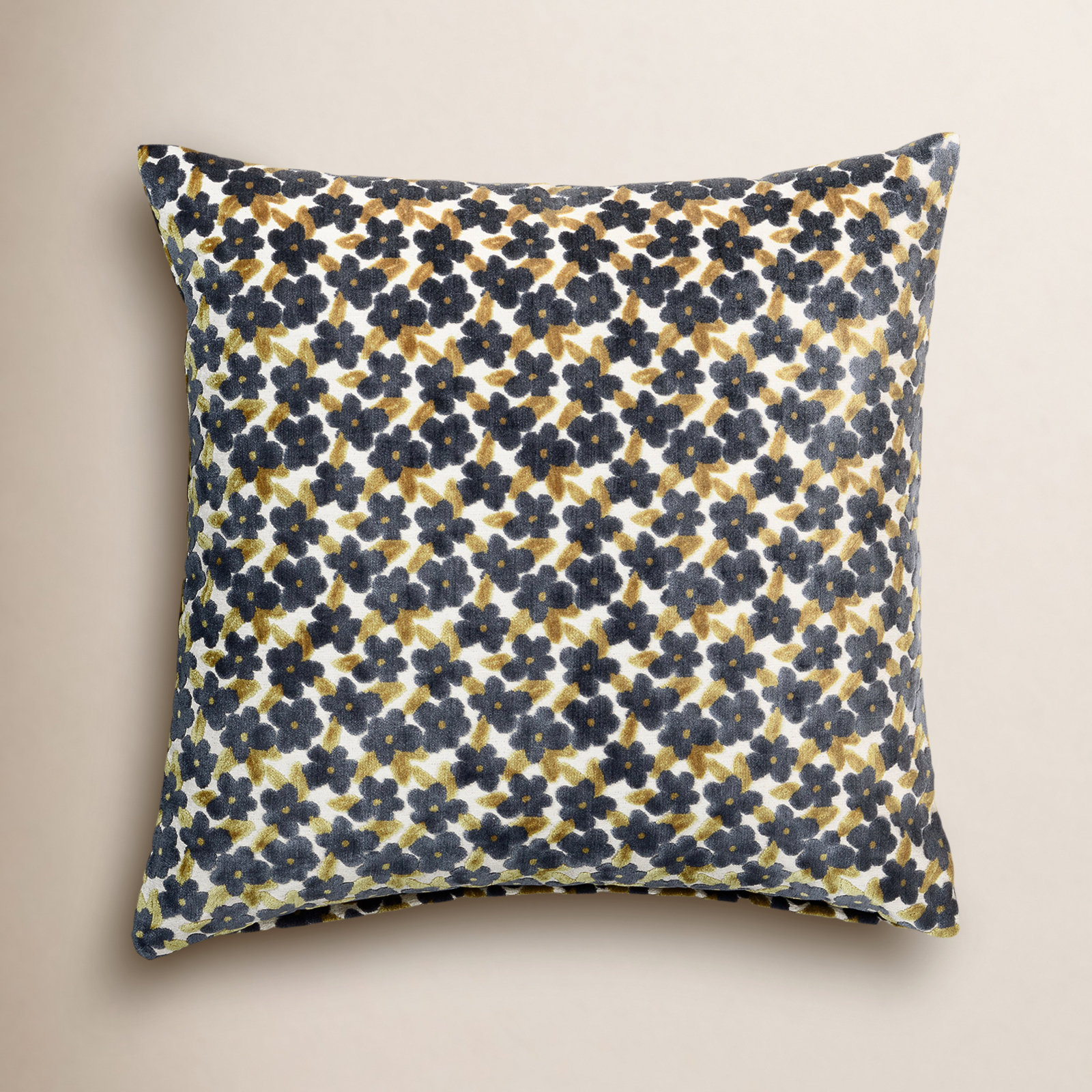 Estee 20" x 20" Throw Pillow, Polyester