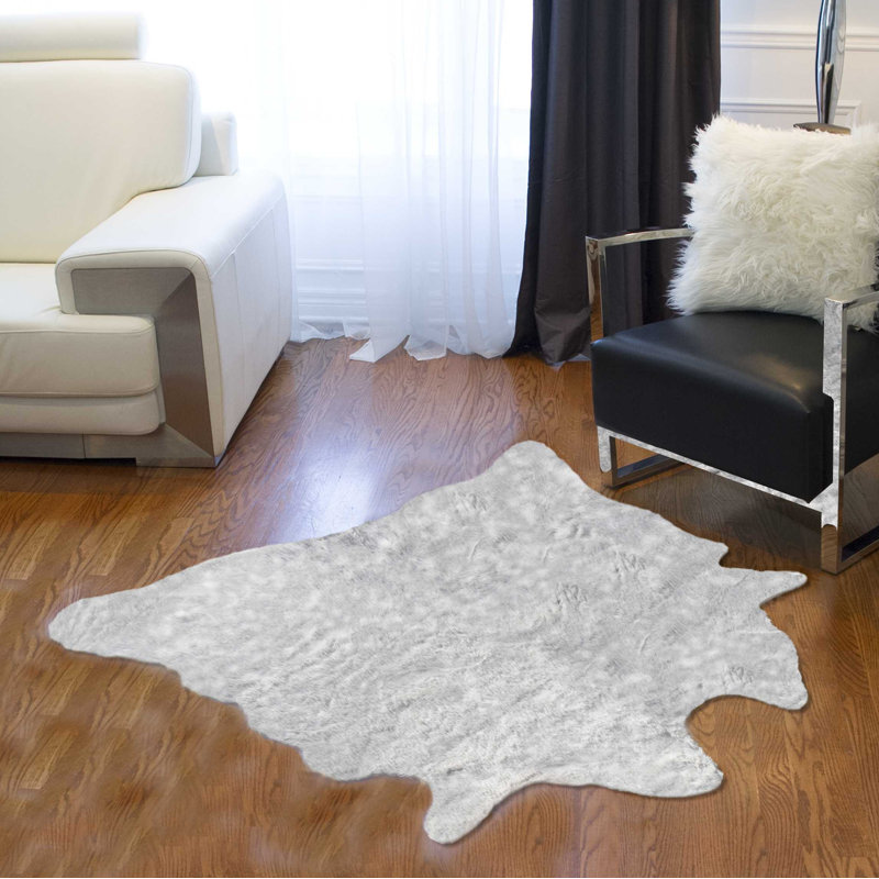 Dillard Grey Faux Fur Area Rug, Novelty 5'3" x 7'6"