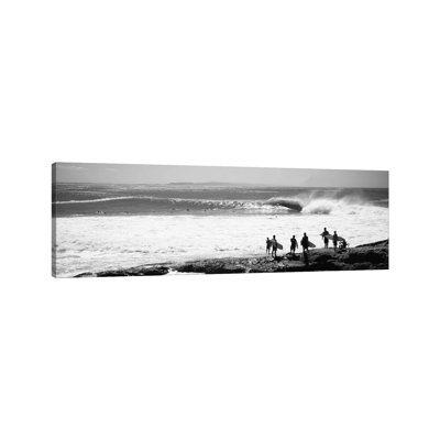 Silhouette de surfeurs debout sur la plage, Australie - reproduction de photo sur toile