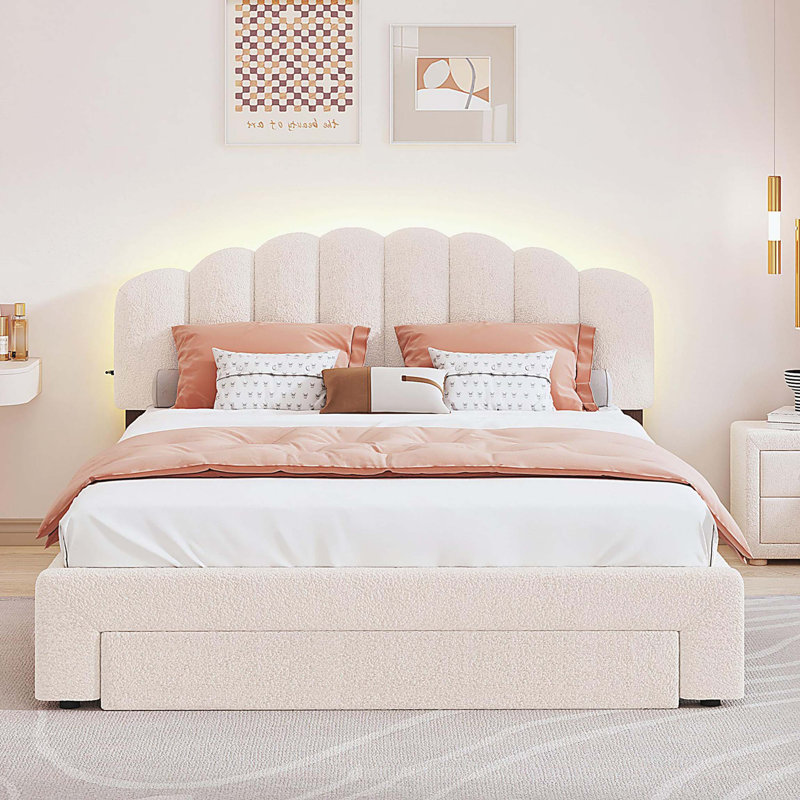 Grand lit plateforme tapissier Teddy, Beige