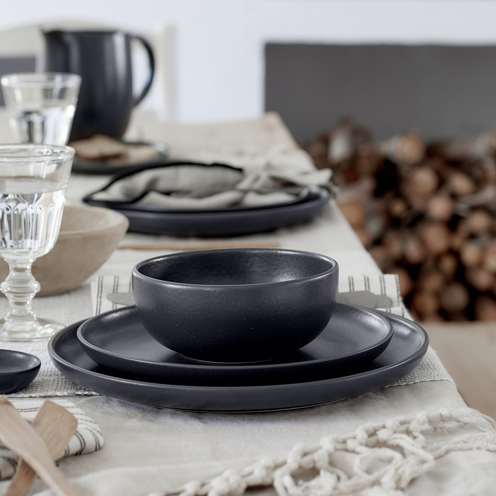 Costa Nova Casafina Pacifica 9" Salad Plate, Black
