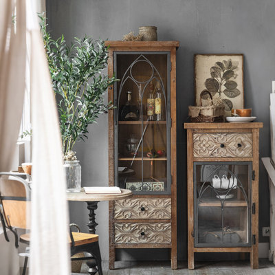 Armoire à vin 20,47 po en bois de sapin brun vieilli avec porte en verre sculpté et armoire de rangement autoportante pour la salle à manger et le salon