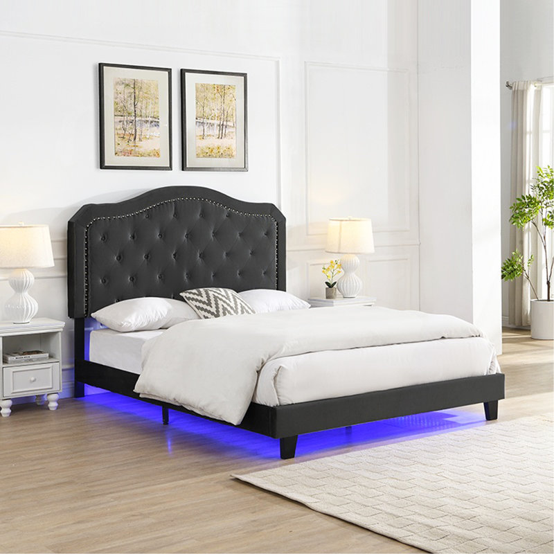 Bouton de lit rembourré capitonné avec un design incurvé - Support en lattes de bois massif - Assemblage facile - Velours noir - Avec lit plateforme à DEL - Grand