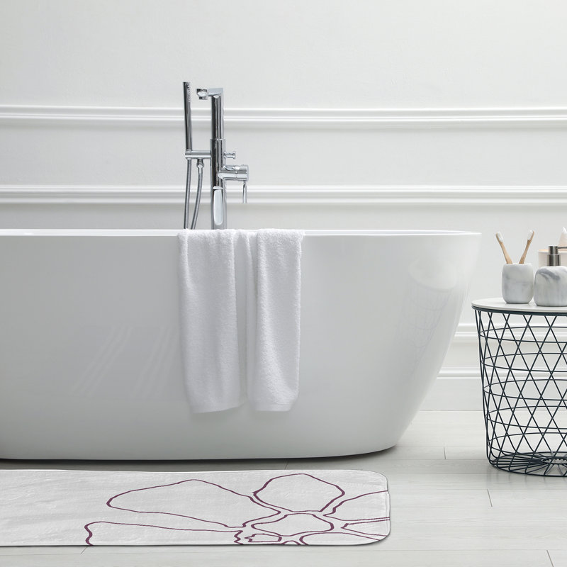 Tapis de bain Petal Lines, L 21 po x L 34 po, Mauve / Blanc