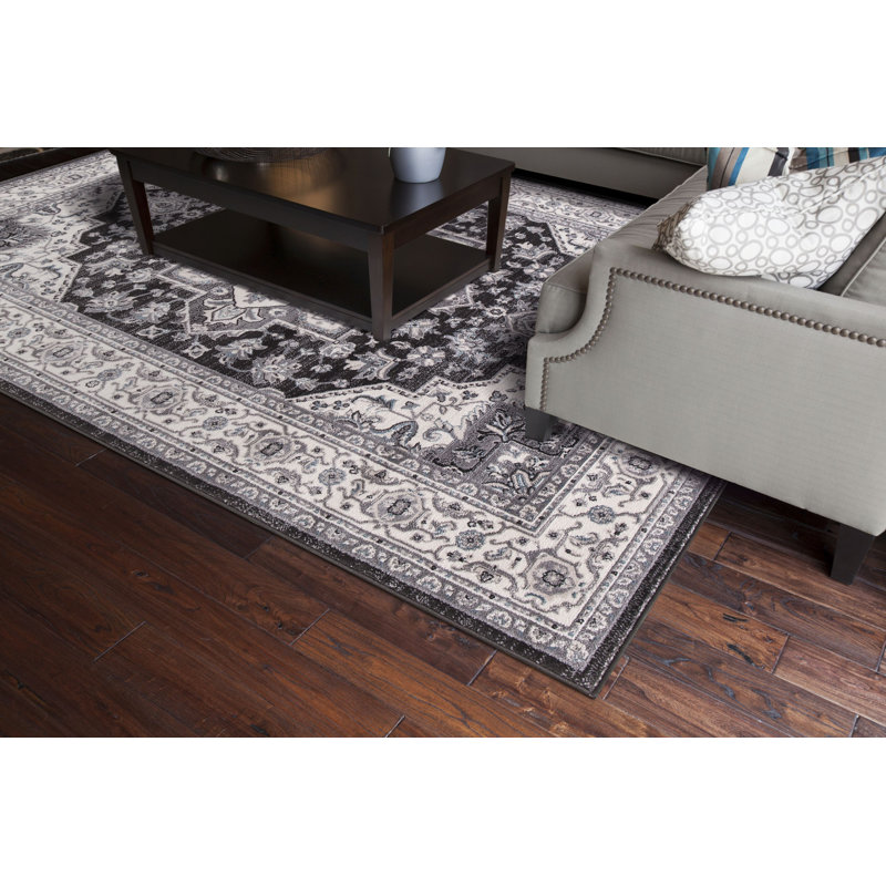 Oriental Indoor Rug, Rectangle 7' x 9'