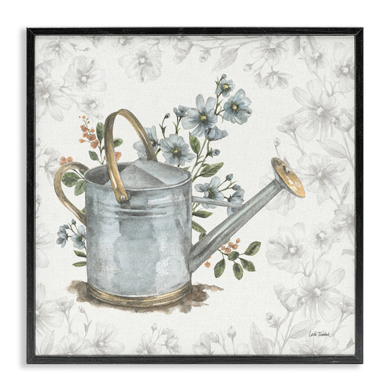 Arrosoir floral blanc, estampe numérique encadrée par Leslie Trimbach, Giclée encadrée noir minuit, H 17 po x l 17 po