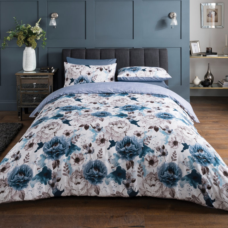 17 Stories Elie Floral Duvet Cover Set with Pillowcases, Kingsize - 2 Standard Pillowcases, Blue