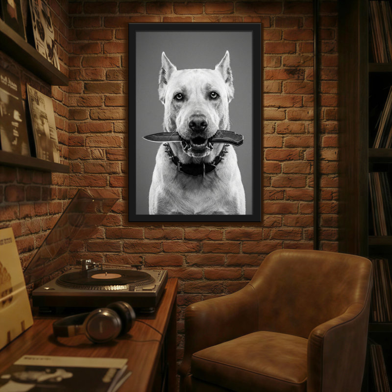 Animaux, chien tenant un couteau dans la bouche - noir et blanc, H 36 po x l 24 po