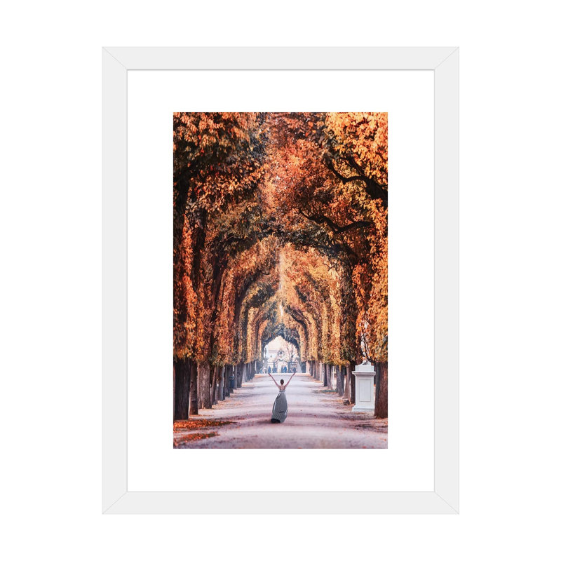 Automne à Vienne par Hobopeeba-reproduction d’art, H 32 po x l 24 po x P 1 po, Papier encadré blanc, Blanc