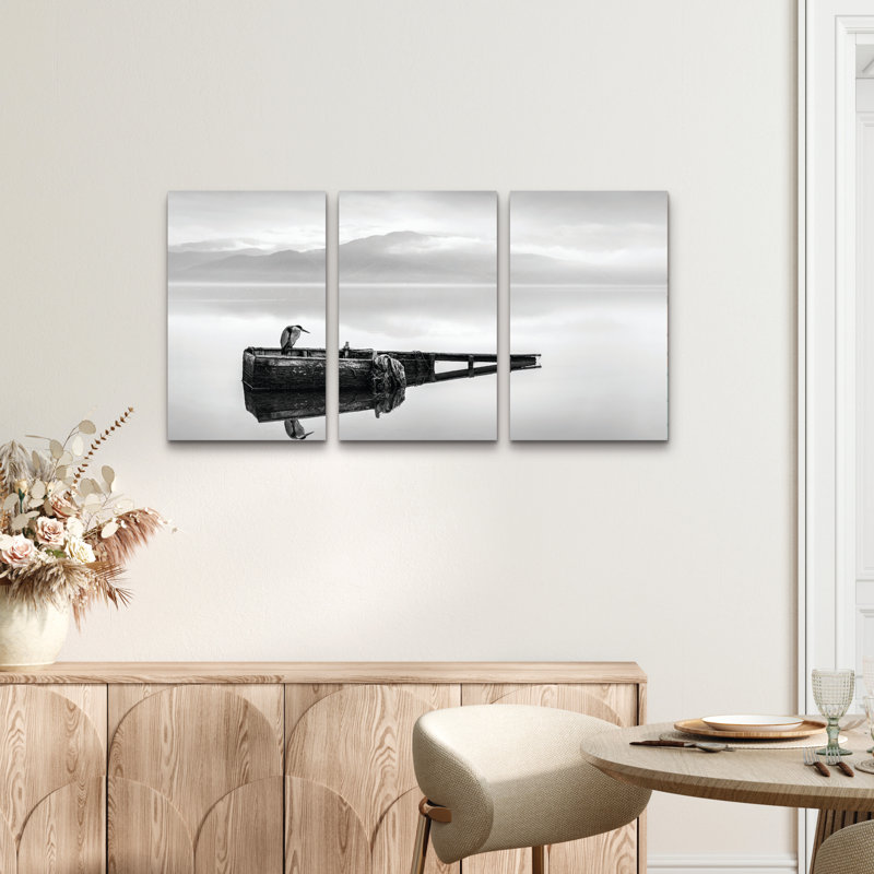 Ensemble de 3 panneaux muraux - «Heron On A Boat I» par George Digalakis, art mural sur toile pour le salon, la chambre à coucher ou le bureau 
