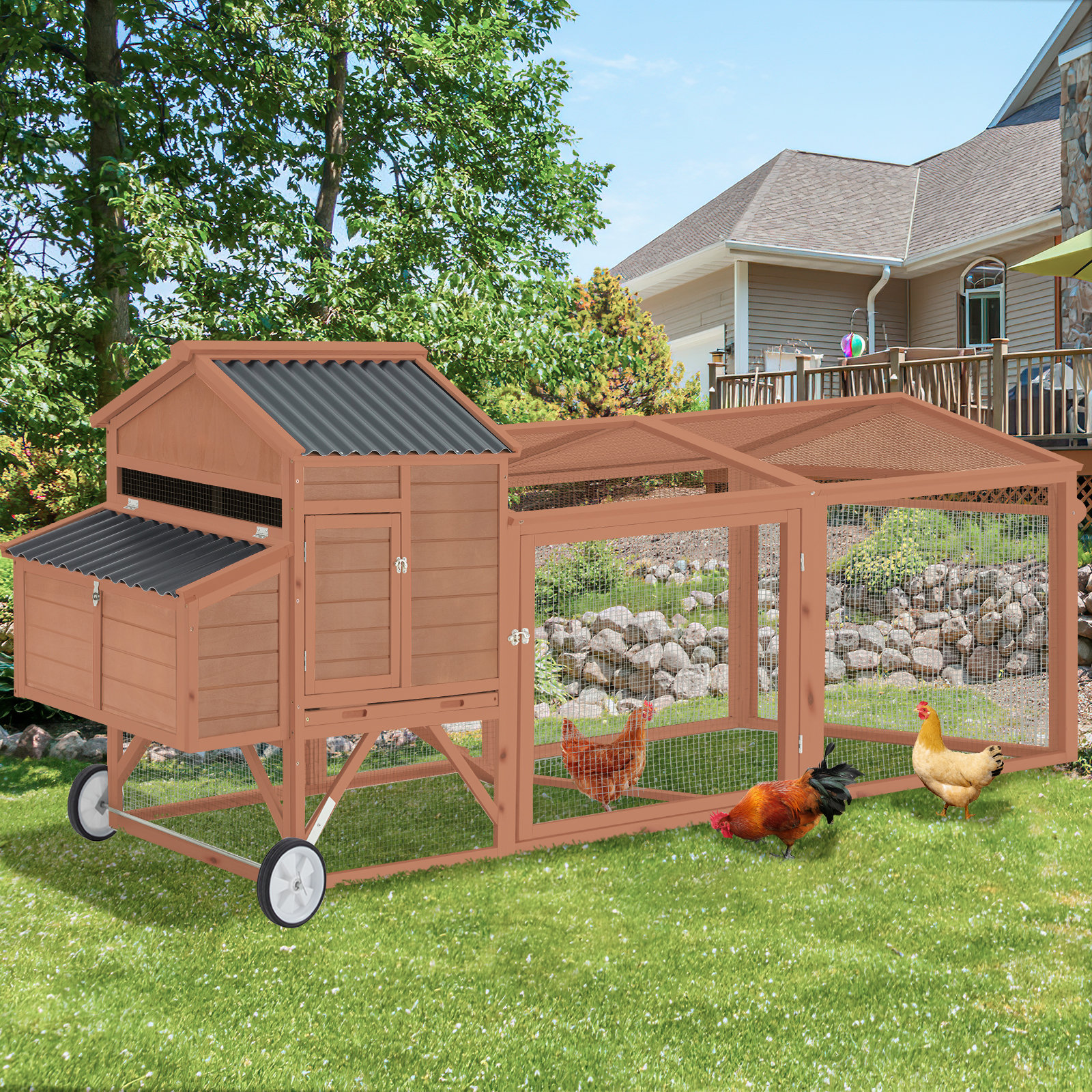 Tucker Murphy Pet™ Sammie Chicken Coop with Chicken Run For Up To 5