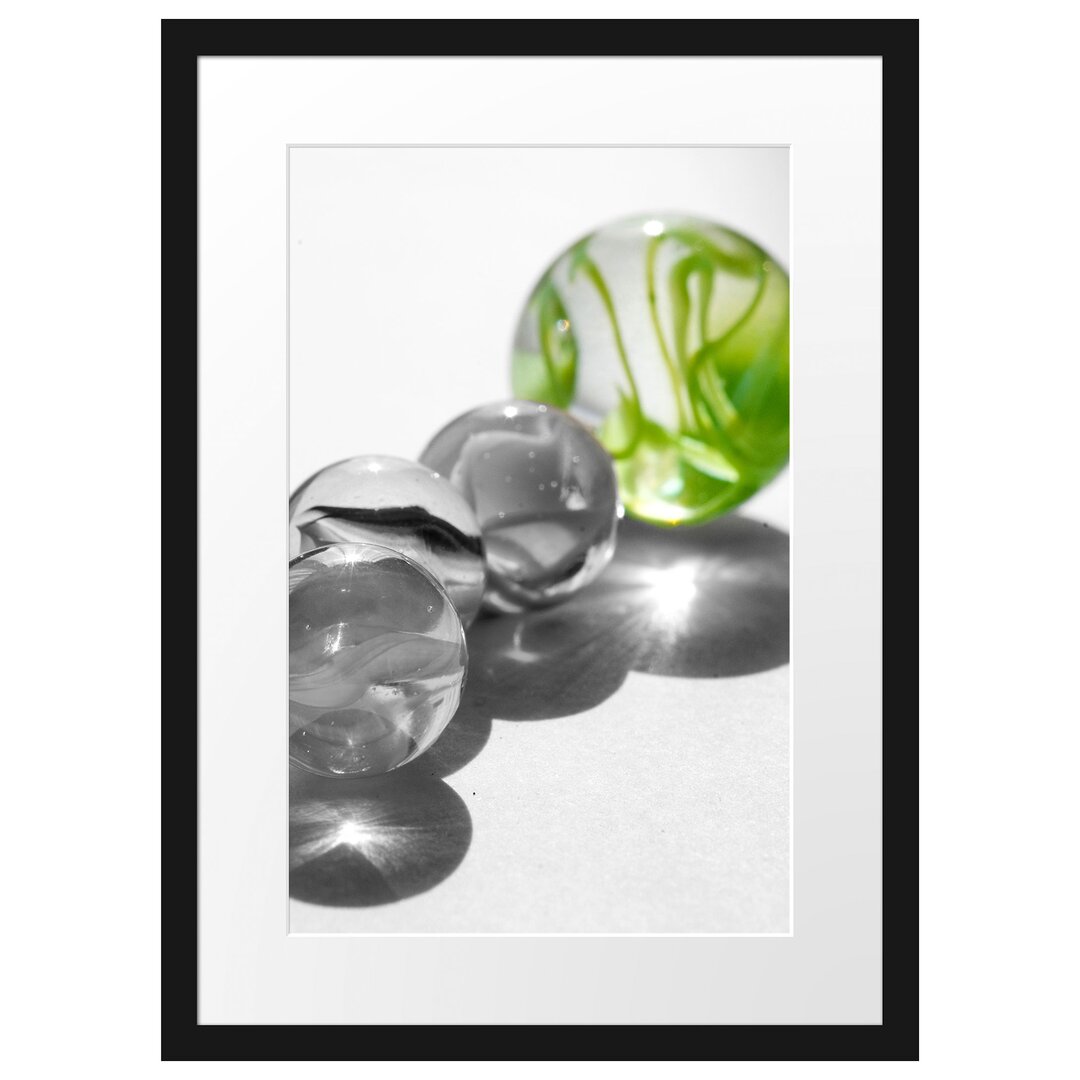 Gerahmtes Poster Delicate Fragile Glass Marbles